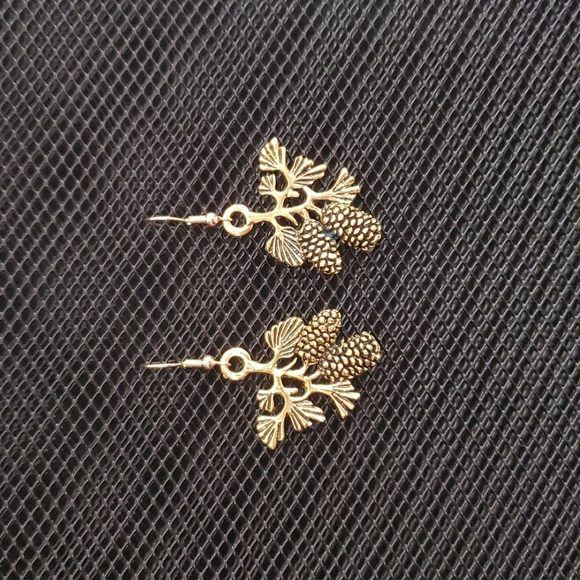 3/$20 | Pine cone earrings - Picture 2 of 5